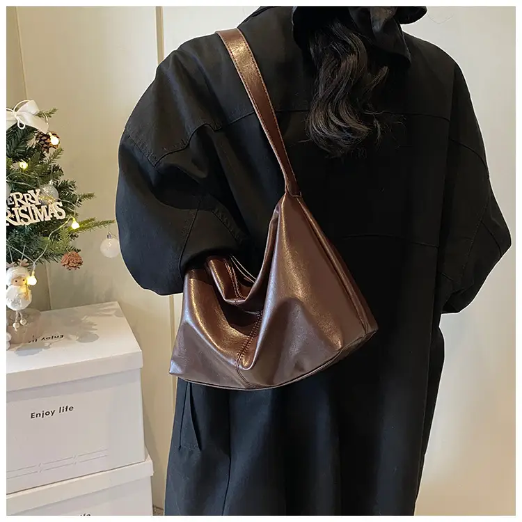 Black Crossbody Bag for Women 2026 Retro Large Capacity — feature 19