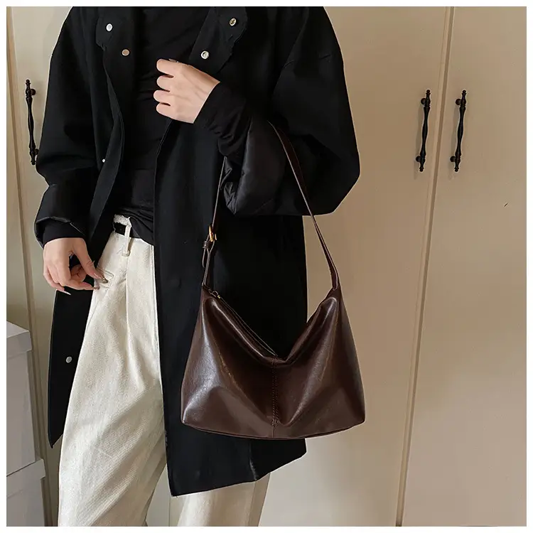 Black Crossbody Bag for Women 2026 Retro Large Capacity — feature 21