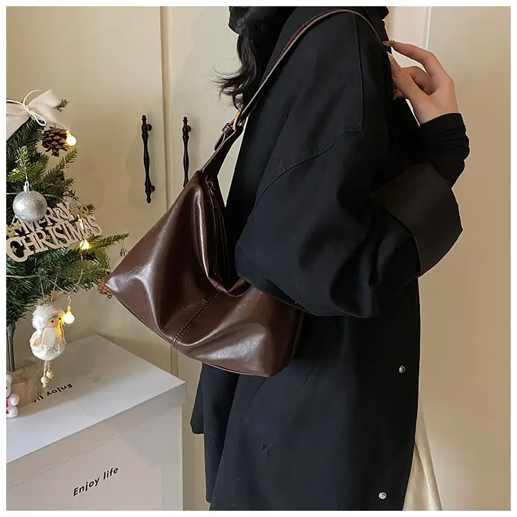 Black Crossbody Bag for Women 2026 Retro Large Capacity — feature 22