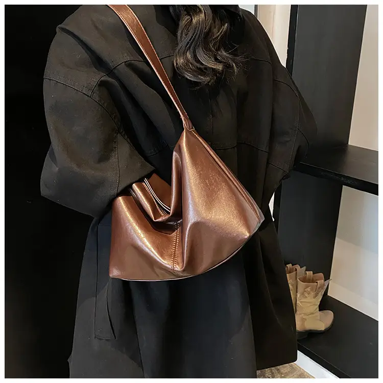 Black Crossbody Bag for Women 2026 Retro Large Capacity — feature 24