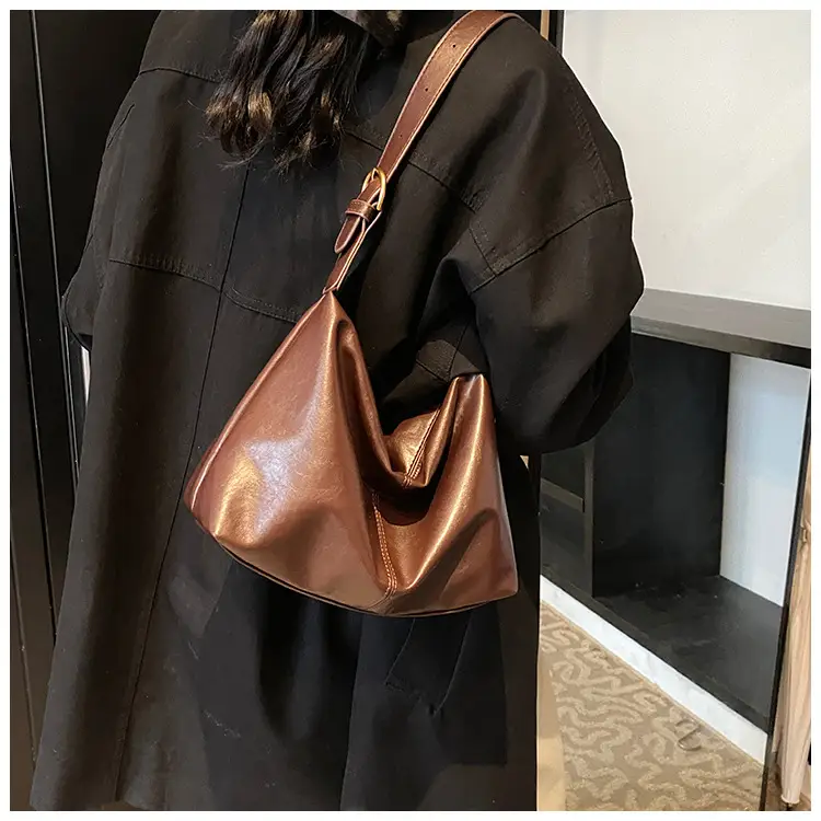 Black Crossbody Bag for Women 2026 Retro Large Capacity — feature 26