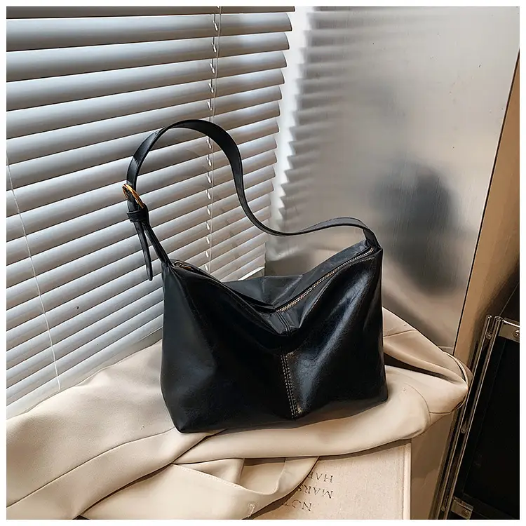 Black Crossbody Bag for Women 2026 Retro Large Capacity — feature 31