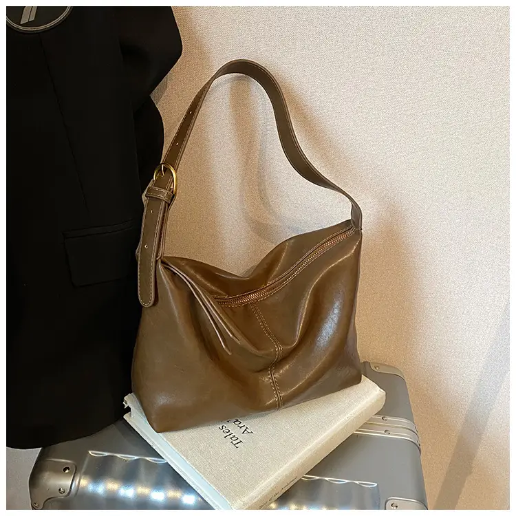 Black Crossbody Bag for Women 2026 Retro Large Capacity — feature 34