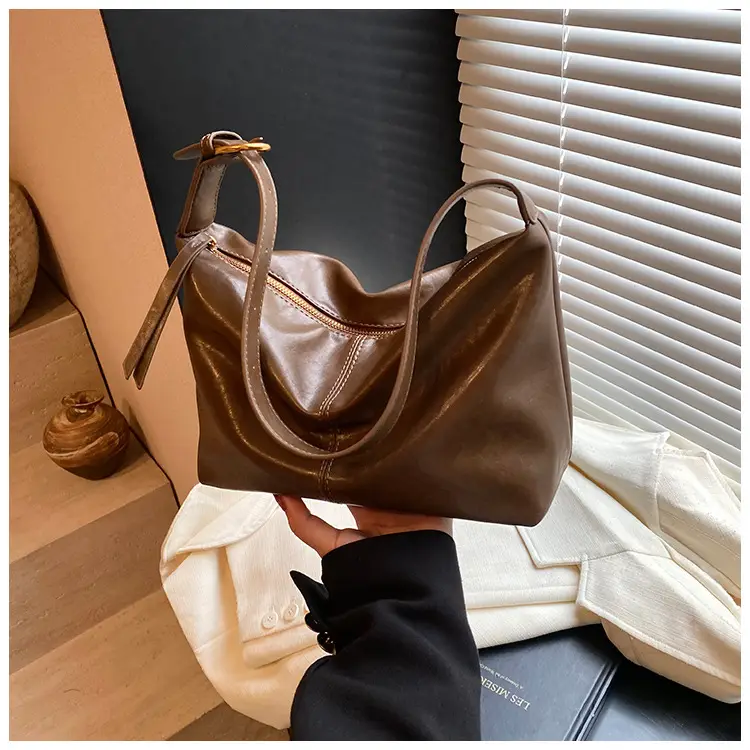 Black Crossbody Bag for Women 2026 Retro Large Capacity — feature 38