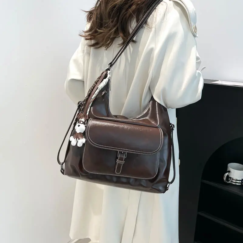 Women's Retro Brown Leather Shoulder Bag Large Capacity Winter 2024 - Image 4