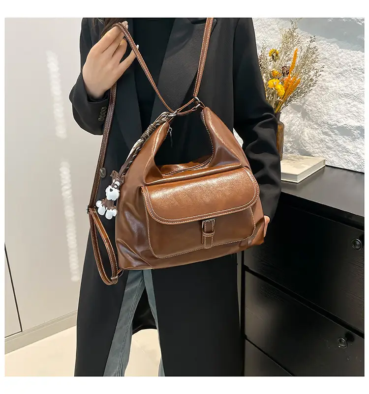 Women's Retro Brown Leather Shoulder Bag Large Capacity Winter 2024 — feature 21