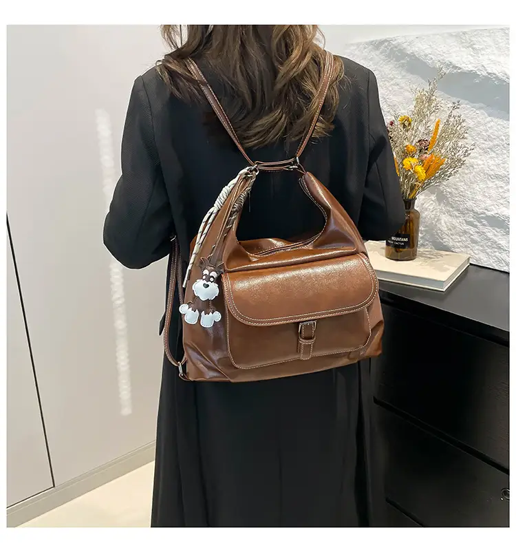 Women's Retro Brown Leather Shoulder Bag Large Capacity Winter 2024 — feature 23