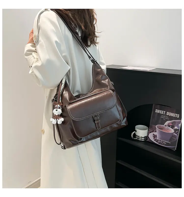Women's Retro Brown Leather Shoulder Bag Large Capacity Winter 2024 — feature 26
