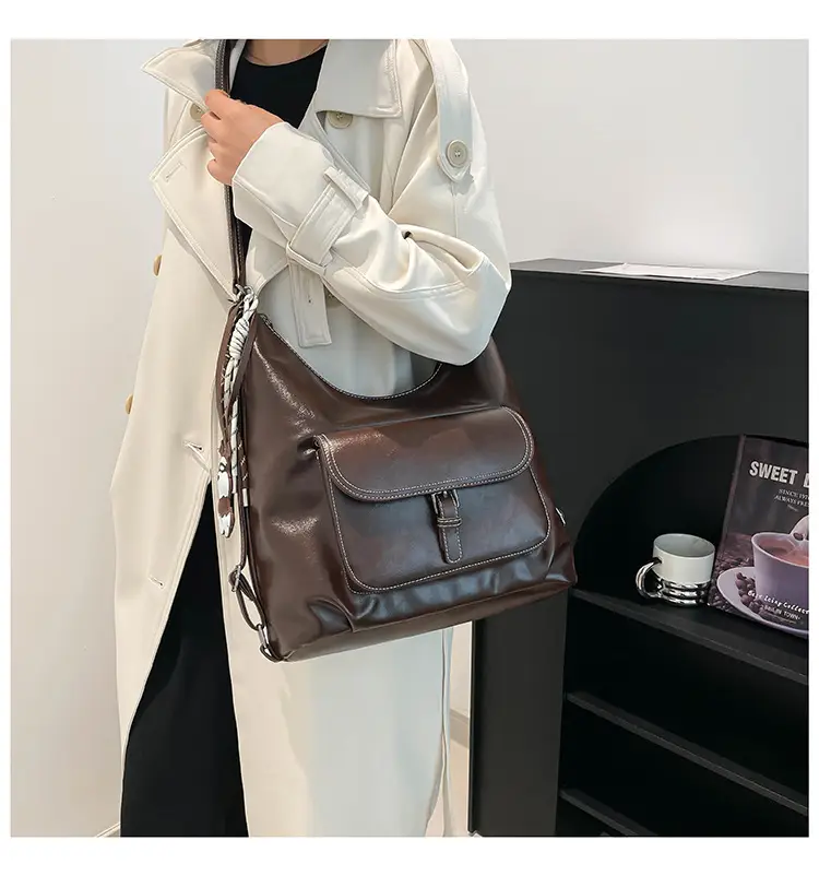 Women's Retro Brown Leather Shoulder Bag Large Capacity Winter 2024 — feature 27