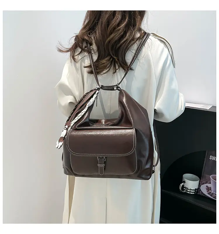 Women's Retro Brown Leather Shoulder Bag Large Capacity Winter 2024 — feature 29