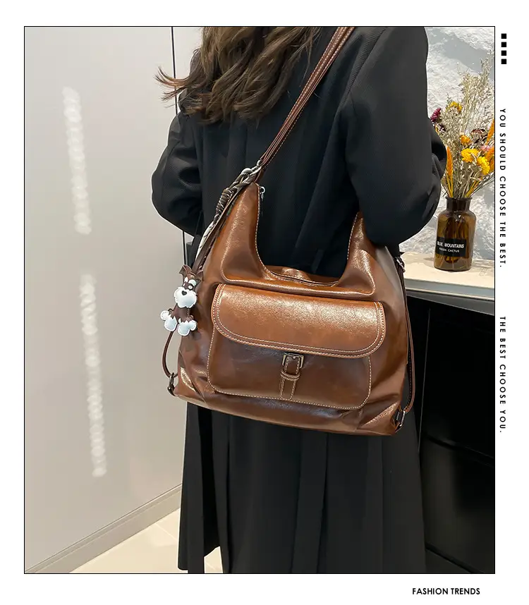 Women's Retro Brown Leather Shoulder Bag Large Capacity Winter 2024 — feature 3