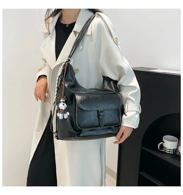 Women's Retro Brown Leather Shoulder Bag Large Capacity Winter 2024 — feature 34