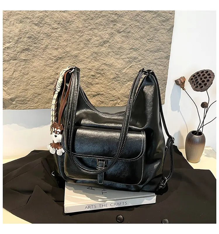 Women's Retro Brown Leather Shoulder Bag Large Capacity Winter 2024 — feature 42