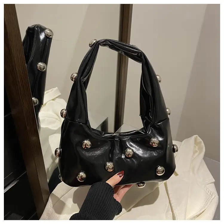 2024 Winter Women's White Rivet Shoulder Bag — feature 17