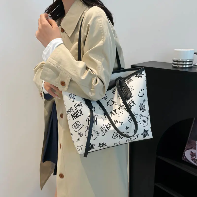 Women Cartoon Print Cartoon Tote Bag Black White — feature 34