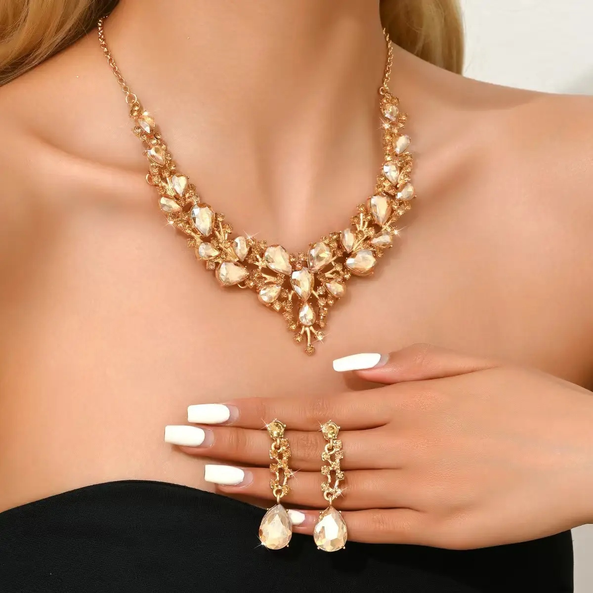 Luxury Bridal Necklace Set with Water Drop Diamonds 51cm — feature 2