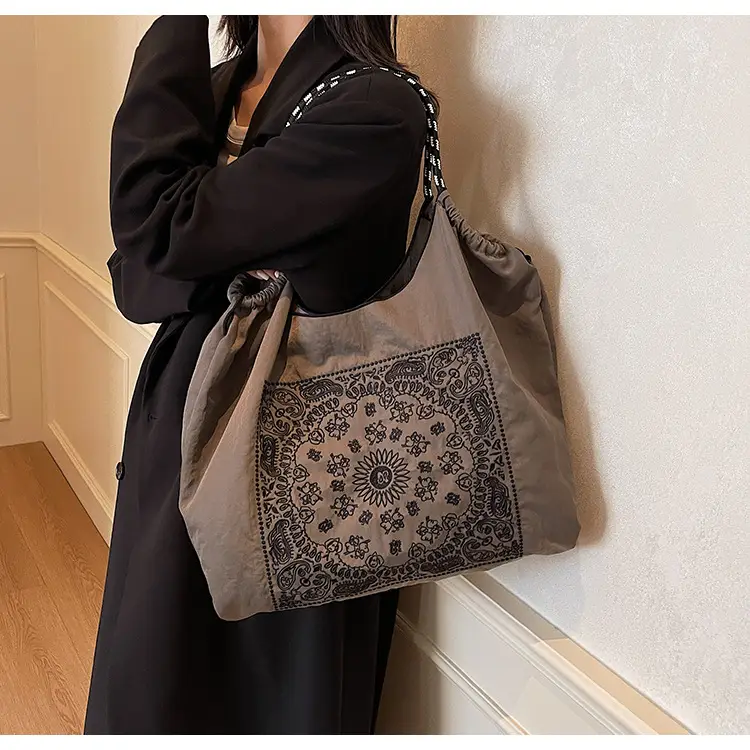 Retro Embroidered Nylon Tote Bag Women Large Capacity — feature 13