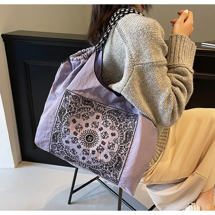 Retro Embroidered Nylon Tote Bag Women Large Capacity — feature 15