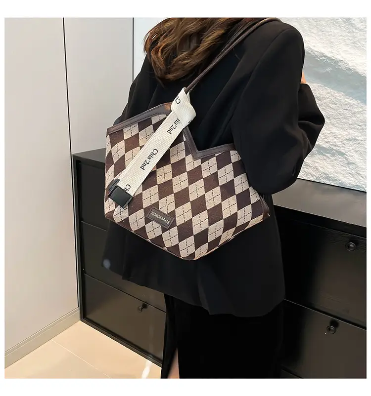 Niche Checkered Shoulder Bag Women 2024 Large Capacity — feature 21