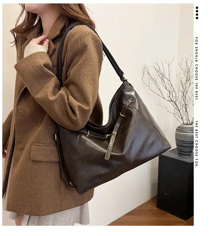 High-End Retro Black Shoulder Bag 2025 Summer — feature 1