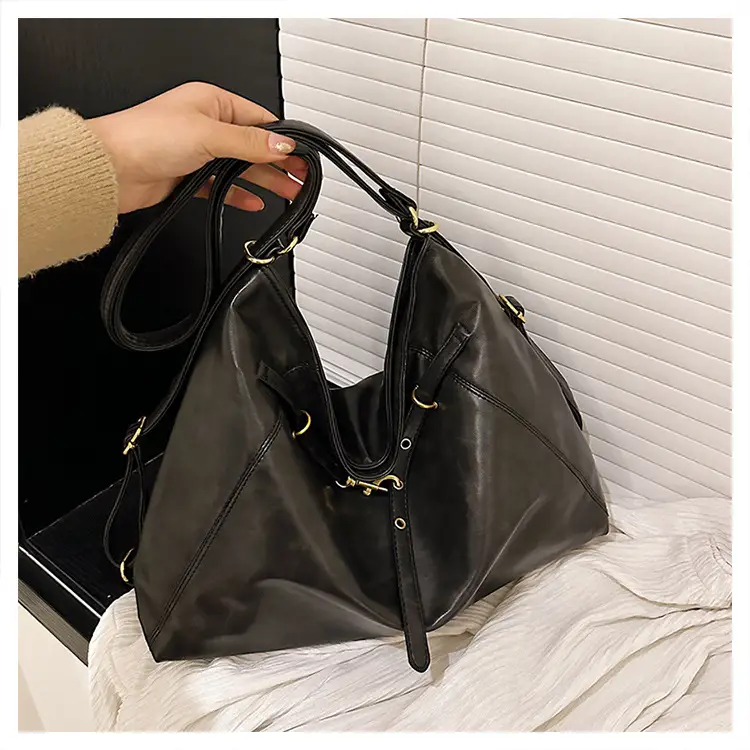 High-End Retro Black Shoulder Bag 2025 Summer — feature 16
