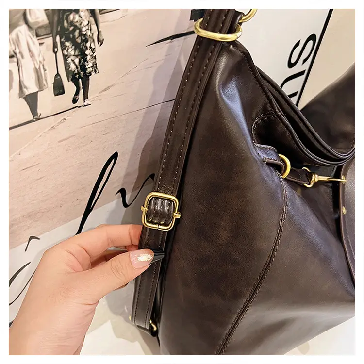 High-End Retro Black Shoulder Bag 2025 Summer — feature 18