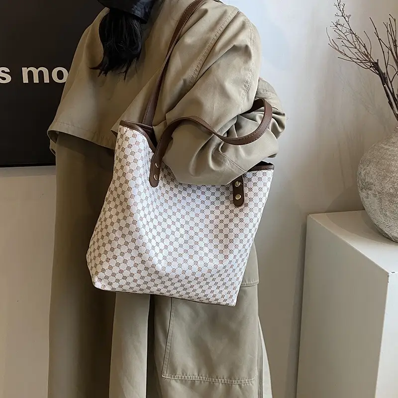 2024 Winter Vintage Handbag Women's New Armpit Tote Bag - Image 8