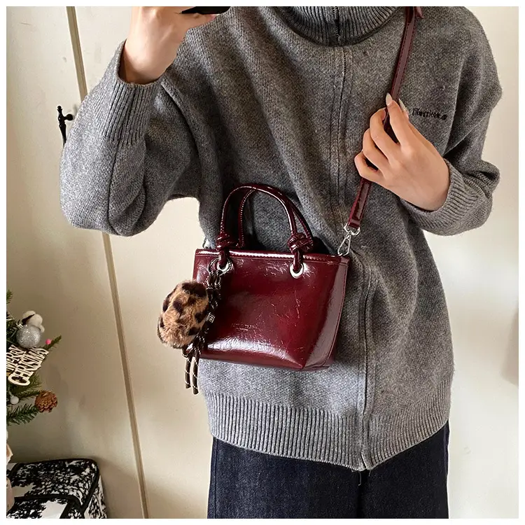Black Croc Texture Shoulder Bag for Women — feature 9