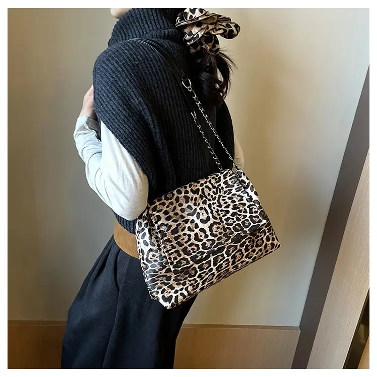 Leopard Print Chain Shoulder Bag Winter New Style — feature 12