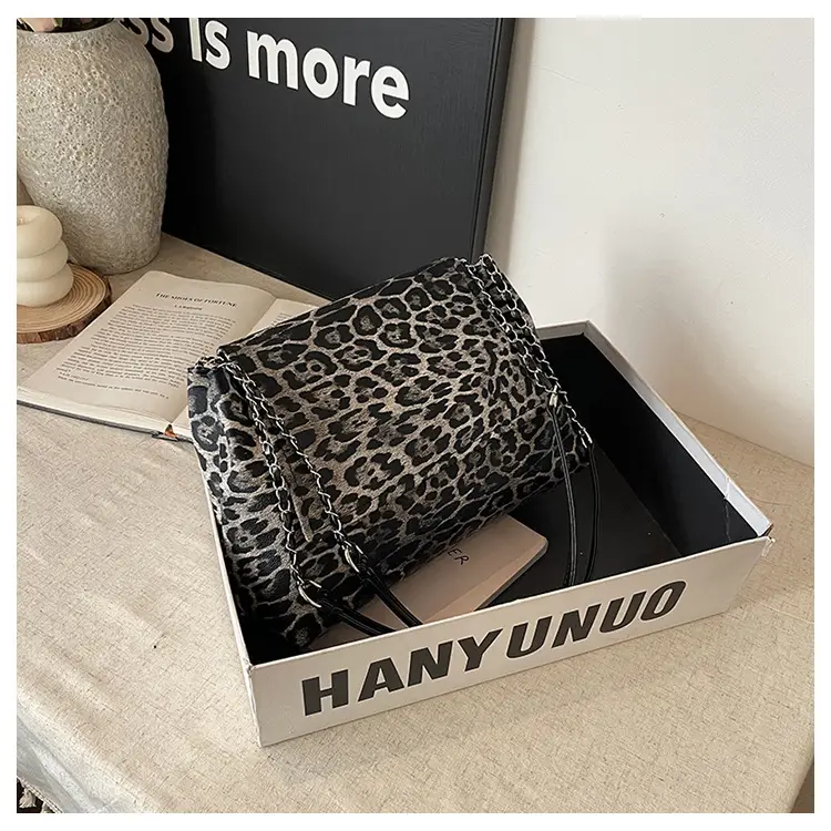 Leopard Print Chain Shoulder Bag Winter New Style — feature 16
