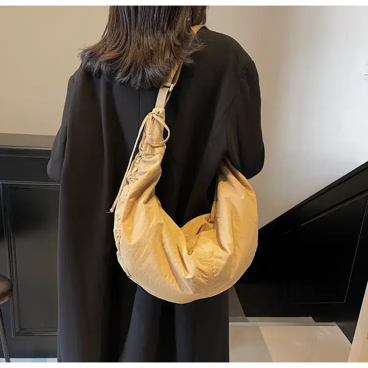Xiaozhong Pleated Crescent Bag Women's 2024 — feature 102