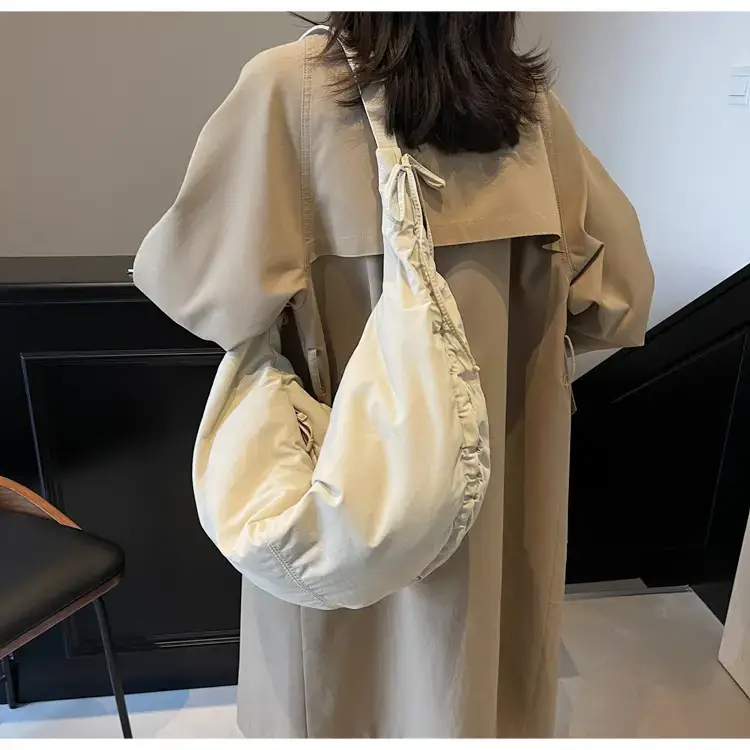Xiaozhong Pleated Crescent Bag Women's 2024 — feature 109