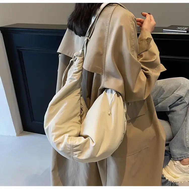Xiaozhong Pleated Crescent Bag Women's 2024 — feature 110