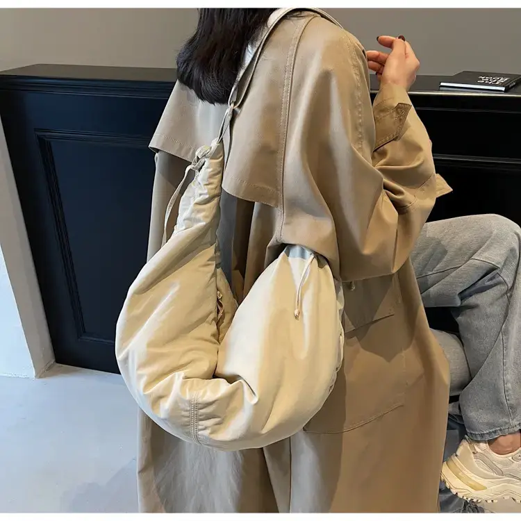 Xiaozhong Pleated Crescent Bag Women's 2024 — feature 111