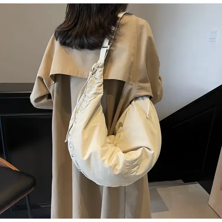 Xiaozhong Pleated Crescent Bag Women's 2024 — feature 112