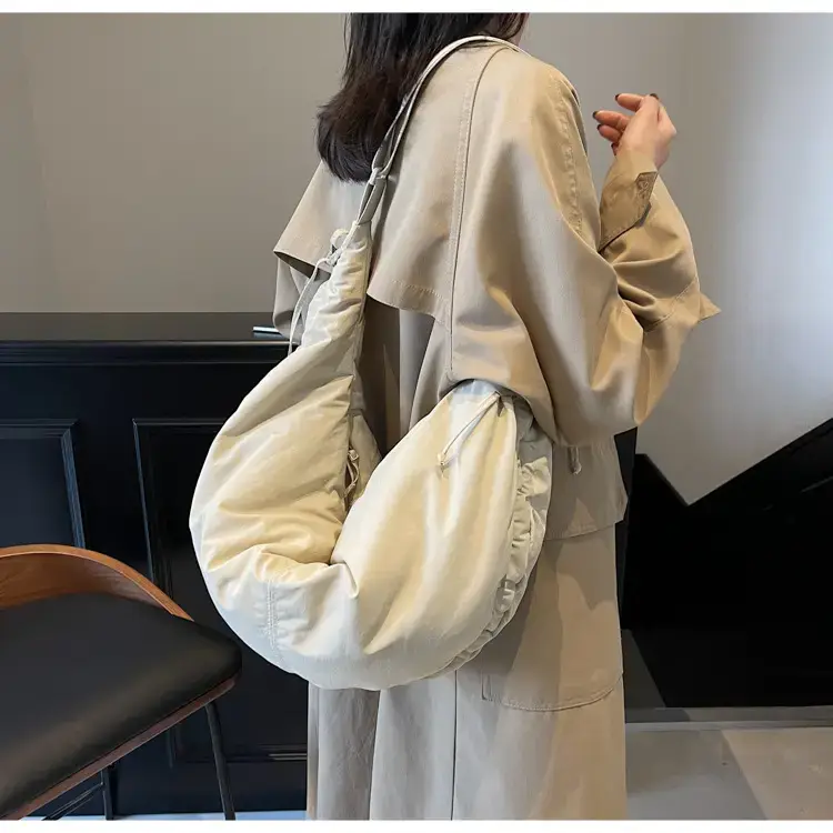 Xiaozhong Pleated Crescent Bag Women's 2024 — feature 115