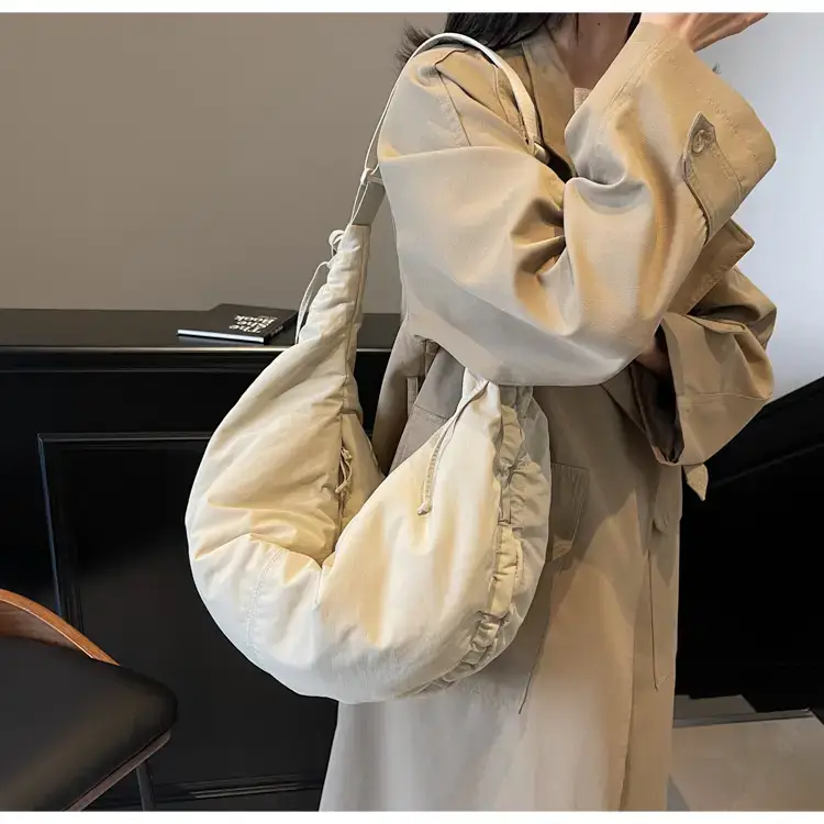 Xiaozhong Pleated Crescent Bag Women's 2024 — feature 117
