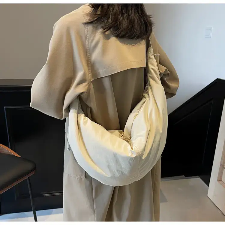 Xiaozhong Pleated Crescent Bag Women's 2024 — feature 119