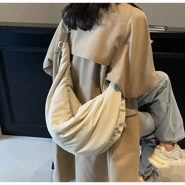 Xiaozhong Pleated Crescent Bag Women's 2024 — feature 121