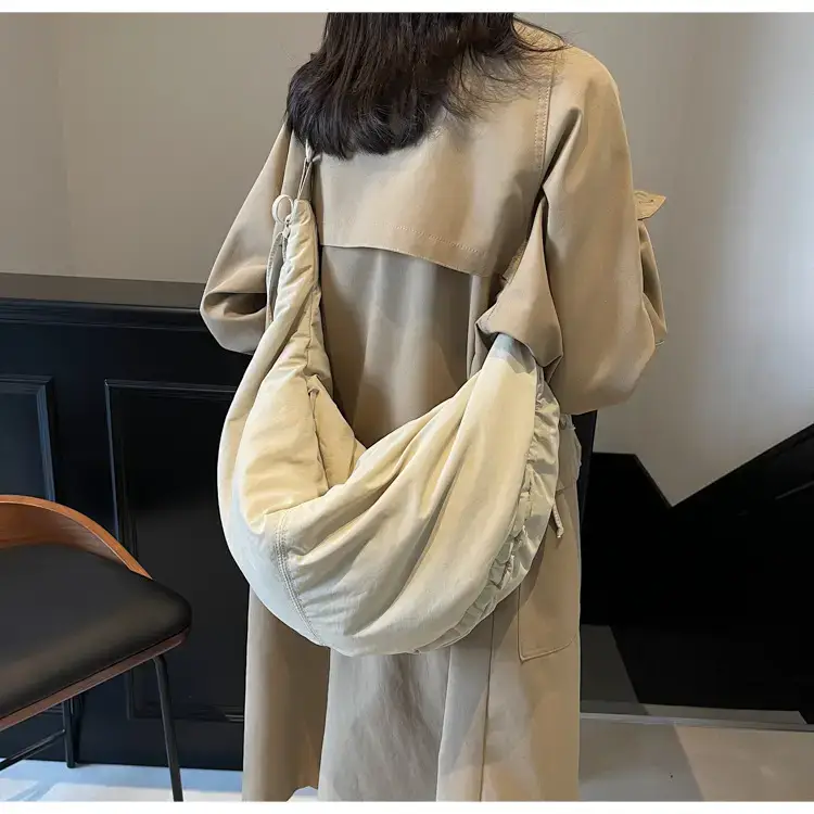 Xiaozhong Pleated Crescent Bag Women's 2024 — feature 124