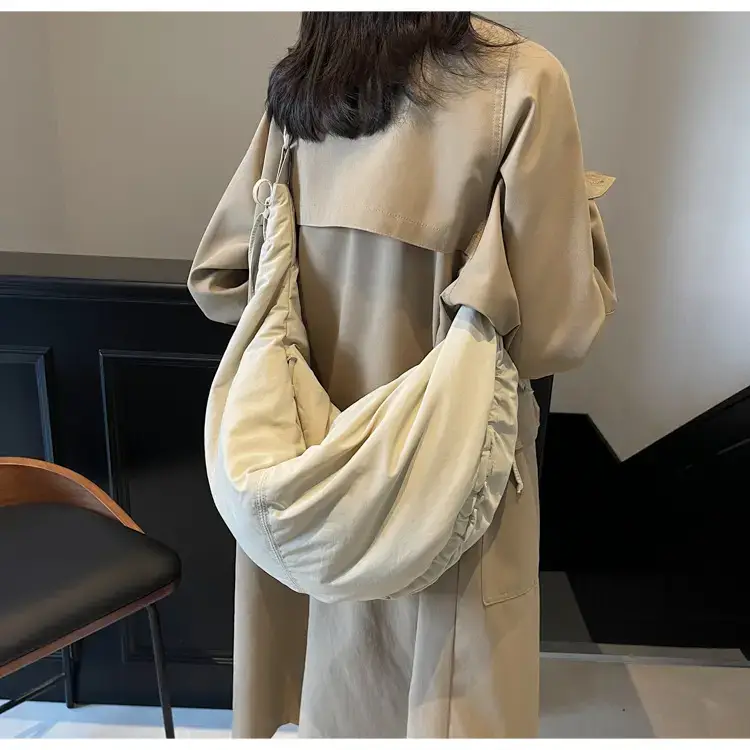 Xiaozhong Pleated Crescent Bag Women's 2024 — feature 125