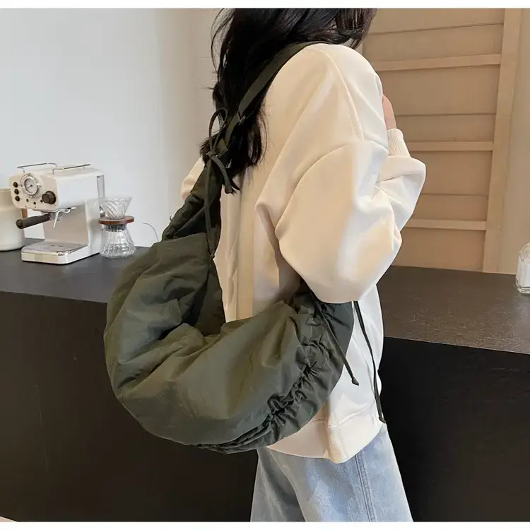 Xiaozhong Pleated Crescent Bag Women's 2024 — feature 30