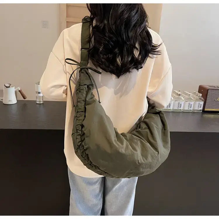 Xiaozhong Pleated Crescent Bag Women's 2024 — feature 31