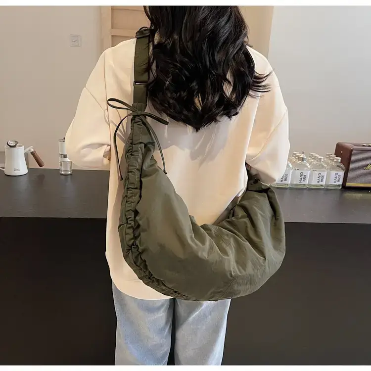 Xiaozhong Pleated Crescent Bag Women's 2024 — feature 32