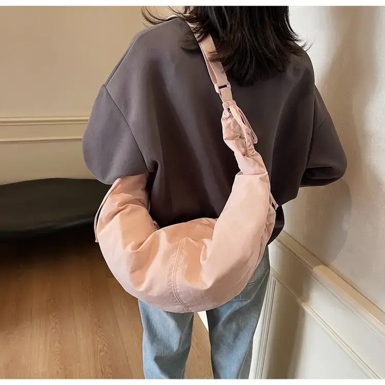 Xiaozhong Pleated Crescent Bag Women's 2024 — feature 36