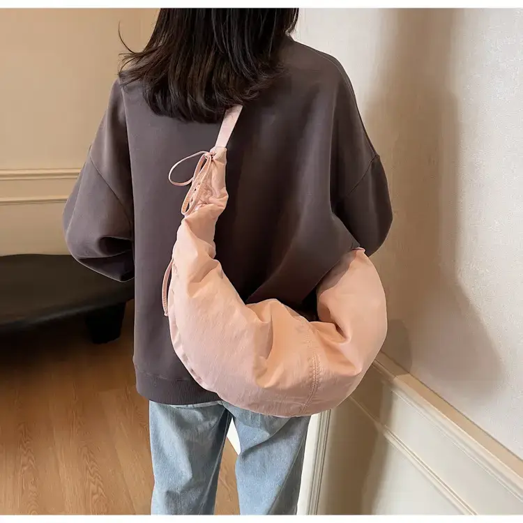 Xiaozhong Pleated Crescent Bag Women's 2024 — feature 40