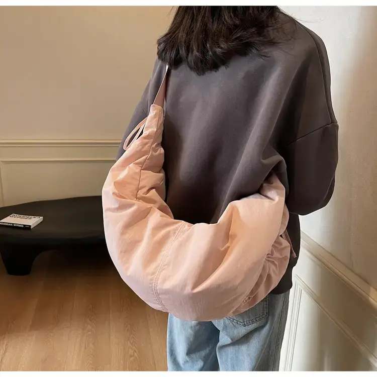 Xiaozhong Pleated Crescent Bag Women's 2024 — feature 41