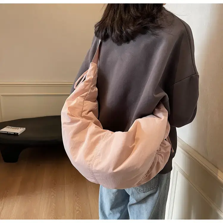 Xiaozhong Pleated Crescent Bag Women's 2024 — feature 42