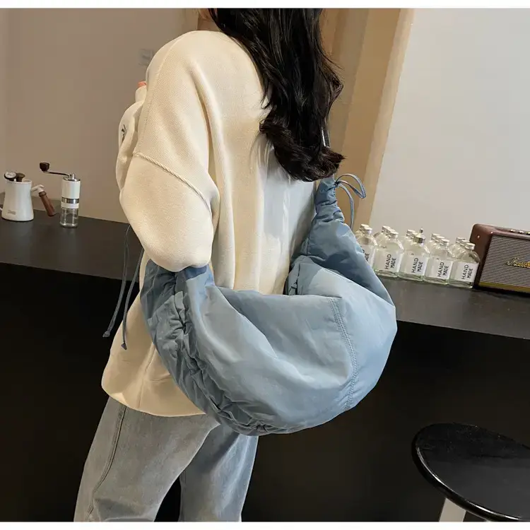 Xiaozhong Pleated Crescent Bag Women's 2024 — feature 78
