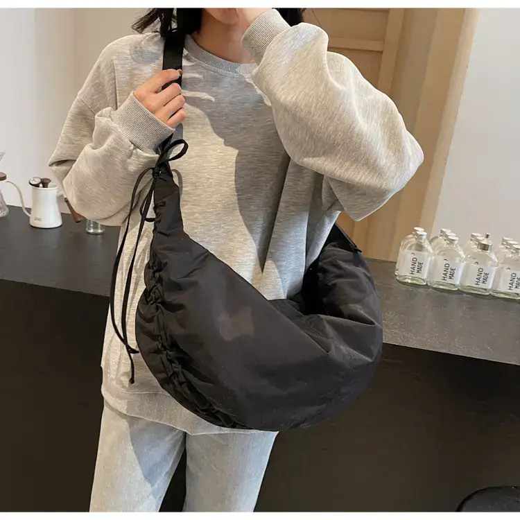 Xiaozhong Pleated Crescent Bag Women's 2024 — feature 80
